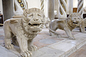 Italien, Camapnia, Amalfiküste, Ravello, Duomo (Kathedrale) Die Kanzel ist mit fantastischen Tieren geschmückt und mit Mosaiken bedeckt