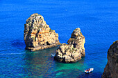 Portugal, Algarve, Lagos. Geformte Klippen von Ponta da Piedade.