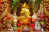 France. Paris 13th district. Parisian Chinatown. Altar of the Buddhist temple of the Association of the Residents in France of Indo-Chinese origin. Rue du Disque. Olympiades district