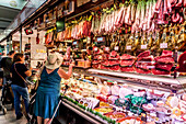 'Einkaufen am Stadt Markt in Palma, Mercat de l'olivar in der Altstadt von Palma, Palma de Mallorca; Balearische Inseln; Spanien; Europa '