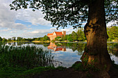 Schloss Svaneholm am See, Schonen, Skane, Südschweden, Schweden