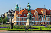 Marktplatz Stortorget mit Stadtgründer Denkmal Karl 11, Karlskrona, Blekinge, Südschweden, Schweden