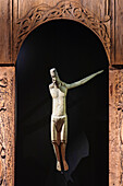Holzfigur im Geschichts Museum Fenomenalen mit Runnensteinen und Spillingschatz der Wikinger , Schweden