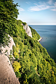 UNESCO Welterbe „Alte Buchenwälder Deutschlands“, Blick zum Königsstuhl, Jasmund Nationalpark, Kreidefelsen auf der Insel Rügen, Mecklenburg-Vorpommern, Deutschland, Ostsee