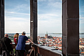 UNESCO Welterbe Hansestadt Stralsund, Blick von St. Marien Kirche auf Altstadt, Mecklenburg-Vorpommern, Deutschland, Ostsee