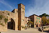 Tor, Durchgang, Befestigungsmauer, Monticchiello, Dorf bei Montepulciano, Toskana, Italien, Europa