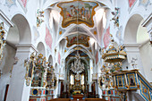 Das Hauptschiff der Kirche des Klosters Windberg ind Windberg, Niederbayern