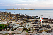 Strand von Tyloesand mit Rettungsring , Schweden