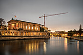 UNESCO Welterbe Berliner Museumsinsel, Alte Nationalgalerie, Spree, Berlin, Deutschland