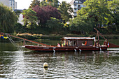 boat ride on the loire river, traditional flat-bottomed boat, tours (37), france