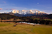 Blick über den Geroldsee zum Karwendel, Werdenfelser Land, Bayern, Deutschland