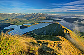 Lake Wanaka und Mount Aspiring, vom Roys Peak, Harris Mountains, Mount Aspiring Nationalpark, UNESCO Welterbe Te Wahipounamu, Queenstown-Lake District, Otago, Südinsel, Neuseeland