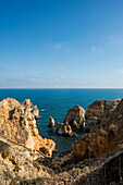 Küstenlandschaft mit bunten Felsen, Ponta da Piedade, Lagos, Algarve, Portugal