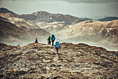 Wanderer auf einer Route durch Grönland, Grönland, Arktis.