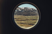 Ausblick aus einer Hütte, Grönland, Arktis.