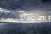 Blick vom O´Briens Turm auf den Atlantischen Ozean, Klippen von Moher, Grafschaft Clare, Wild Atlantic Way, Irland, Europa