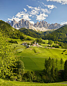 Geisler Gruppe, Santa Magdalena, Villnösstal, Südtirol, Italien