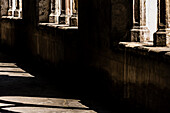 Der Kreuzgang im ursprünglichen Dominikanerkloster in der Altstadt, Bozen, Südtirol, Alto Adige, Italien