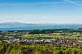 Ausblick vom Gehrenberg über Bodensee mit Schweizer Alpen, Linzgau, Bodensee, Oberschwaben, Baden-Württemberg, Deutschland