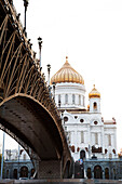 RUSSIA, Moscow. A view of the Patriarshy Bridge and the Cathedral of Christ the Saviour.