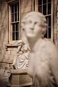 barbusige Frauenstatue im Metropolitan Museum of Art, 5th Avenue, Manhattan, New York City, Vereinigte Staaten von Amerika, USA, Nordamerika