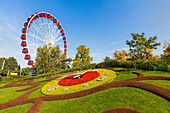 Ferris Wheel and L'horloge fleurie (flower clock), Jardin Anglais park, Geneva, Switzerland, Europe
