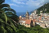View of town and coast, Amalfi, Amalfi Coast (Costiera Amalfitana), UNESCO World Heritage Site, Campania, Italy, Mediterranean, Europe