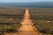 Staubstrasse im botanisch interessanten Lesueur National Park, Lesueur National Park, Westaustralien, Australien
