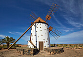 Alte Mühle nahe El Cotillo, Fuerteventura, Kanaren, Kanarische Inseln, Islas Canarias, Atlantik, Spanien, Europa