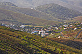 Blick vom Mirador Morro de la Cruz über Berge im Westen der Insel auf Betancuria, Fuerteventura, Kanaren, Kanarische Inseln, Islas Canarias, Atlantik, Spanien, Europa
