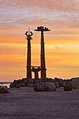 Morgenrot über dem Meer in Costa Teguise, Atlantik, Lanzarote, Kanaren, Kanarische Inseln, Islas Canarias, Spanien, Europa