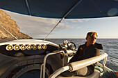Kapitän, Mann, Bootsausflug von Puerto de Tazacorte, Ausflugsboot, Meer, Atlantik, UNESCO Biosphärenreservat,  La Palma, Kanarische Inseln, Spanien, Europa
