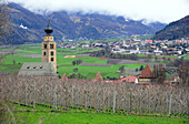Glurns, im Hintergrund Tartscher Bühel, Vinschgau, Südtirol, Italien