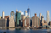 the manhattan skyline with one world trade center and the financial district seen from brooklyn, financial district, new york city, new york, united states, usa