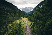 mountain trail direction Memminger Hütte, E5, Alpenüberquerung, 2nd stage, Lechtal, Kemptner Hütte  to Memminger Hütte, tyrol, austria, Alps
