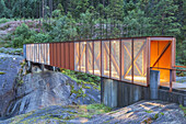 Brücke Høssebrua über den Suldalslågen in Sand, Rogaland, Fjordnorwegen, Südnorwegen, Norwegen, Skandinavien, Nordeuropa, Europa