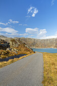 Blådalsvatnet am Folgefonna Nationalpark, Hordaland, Fjordnorwegen, Südnorwegen, Norwegen, Skandinavien, Nordeuropa, Europa