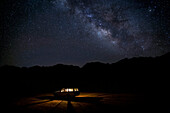 Milchstraße und Sterne über Wüste Kavir, Iran, Asien