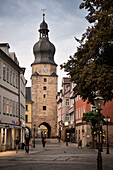 Turm mit Glock in historischer Altstadt, Coburg, Oberfranken, Bayern, Deutschland