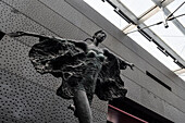 Skulptur im Inneren, das chinesische Nationale Zentrum für Darstellende Künste, Chinesisches Nationaltheater, Peking, China, Asien, Architekt Paul Andreu