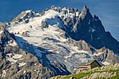 Hut Refuge du Goléon with Meije in Ecrins region, hut Refuge du Goléon, National Park Ecrins, Dauphine, Dauphiné, Hautes Alpes, France