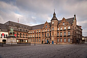 city hall and horseman statue, historic town center, Duesseldorf, North Rhine-Westphalia, Germany