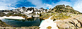 Der See Garguilhs de Jos im Parc National d'Aigüestortes i Estany de Sant Maurici, Spanische Pyrenäen, Val d'Aran, Katalonien, Spanien