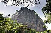 Blick auf den Sigiriya-Felsen, Sigiriya, Sri Lanka