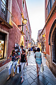 Altstadt und Einkaufsgassen von Taormina, Sizilien, Süditalien, Italien
