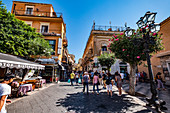 Altstadt und Einkaufsgassen von Taormina, Sizilien, Süditalien, Italien...
