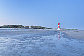Leuchtturm auf der Helgoländer Düne, Insel Helgoland, Schleswig-Holstein, Norddeutschland, Deutschland, Europa