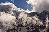 Wolken über Gipfel am Mont Blanc, Sturm, Mont Blanc-Gruppe, Chamonix, Frankreich