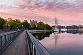 Brücke am Admiralitätshaus bei Sonnenuntergang, Stockholm, Schweden