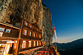 Gasthaus Aescher-Wildkirchli und Restaurant von Außen bei Nacht, Ebenalp, Appenzell Innerrhoden, Schweiz